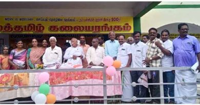 சோமன்னார்குடி அரசு பள்ளியில் முன்னாள் மாணவர்கள் சந்திப்பு .