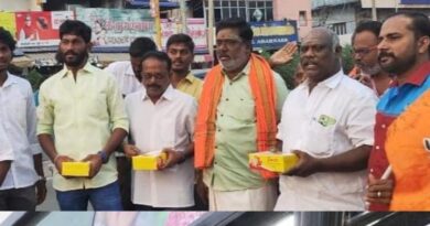 BJP wins Delhi Assembly elections BJP workers celebrate by distributing sweets in Ottanchatram