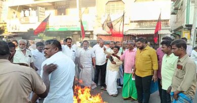 Union Education Minister's effigy burnt DMK workers protest in Periyakulam