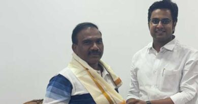 State Deputy Secretary M. Wasim Raja received blessings from A. Raja.