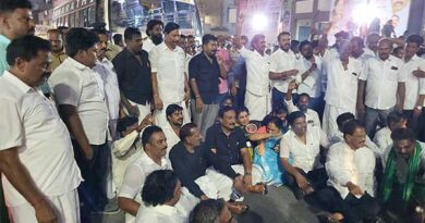 Attempt to burn Ponmudi's effigy clash with police and AIADMK
