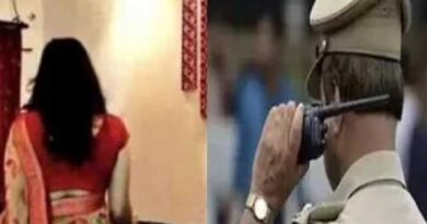 Teacher's enjoyment with the student: The husband looked through the window.. Do you know what happened in the end?