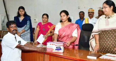 Public grievance redressal day meeting.. the district collector who listened to the people's grievances!
