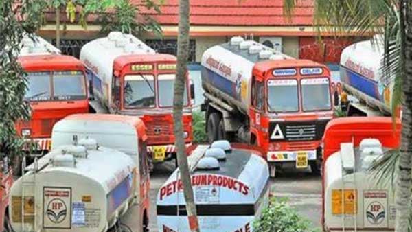 Tank lorry owners are on strike for the 5th day... There is a risk of a petrol shortage!