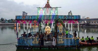 In anticipation of the Aadi Amavasai, the Teppam festival.. devotees gathered at the Veerakagave Perumal temple!