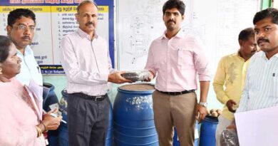 The additional director of the rural development agency reviewed the activities of producing organic fertilizers!