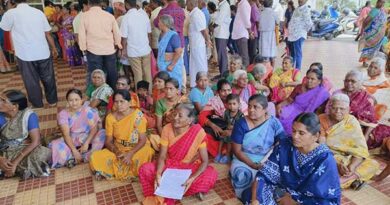 Women engaged in a protest demanding a TASMAC shop... Commotion at the District Collector's office!