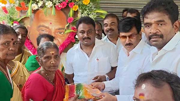 Kamarajar's birthday celebration.. Welfare scheme assistance was provided by the Kamarajar Welfare Center in M.G.R. Nagar!