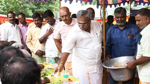 The Brahmotsavam festival at Sri Sivasailanathar temple.. Chairman Selvam provided food donation to the devotees!