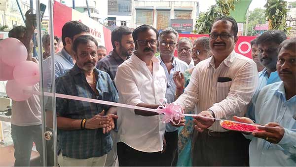 Popular sweets shop opens in Salem.. Customers flock on the very first day!
