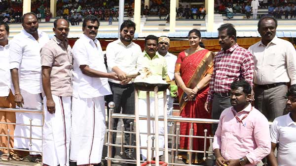 The Chief Minister's trophy sports competition... inaugurated by the district collector!