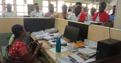 Taluka office siege... Commotion in Andipatti!
