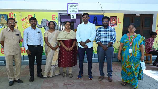 Free medical camp organized by a private school.. Public enthusiastically participated!