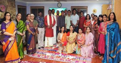 Navaratri festival in Chicago, USA... Participation of Henry and Selvan Maran from Tamil Nadu!