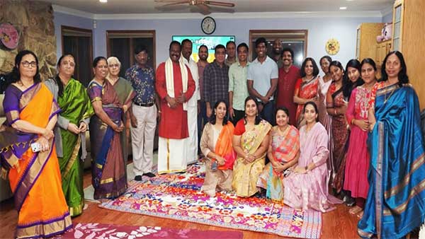 Navaratri festival in Chicago, USA... Participation of Henry and Selvan Maran from Tamil Nadu!