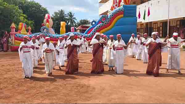 மாணவர்களின் மன இருக்கத்தை போக்க நிகழ்ச்சி