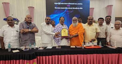 Social Justice Award for the leader of the Tamil Nadu Kurumbar Sangam organization.. Presented at the event for promoting social harmony!