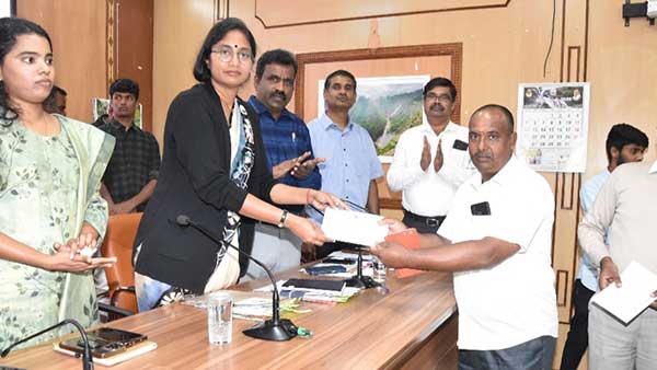 Education development financial assistance for the children of former soldiers.. Governor Lakshmi Paveya provided the funds!