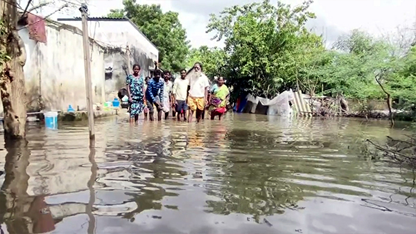 மழை நீருடன் கழிவு நீரும் கலந்து நோய் தொற்று