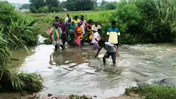 தரைப்பாலம் அமைக்க விவசாயிகள் கோரிக்கை