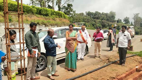 Udhagai Panchayat Union development project works.. District Collector Lakshmi Pavya inspects the water!