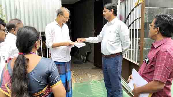 வாக்காளர்படிவம்வழங்கும் பணியினைஆட்சியர்ஆய்வு