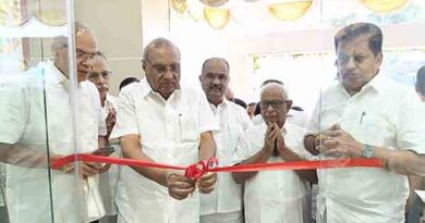 பொள்ளாச்சியில் மினிஸ்டர்ஒயிட்58வதுஷோரூம்திறப்பு