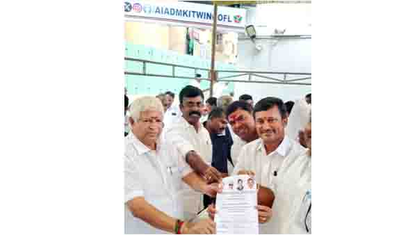 ஈரோடு கிழக்கில்சி.எஸ்.சிவகுமார்விருப்பமனுத்தாக்கல்