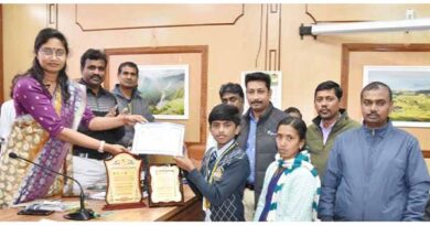 நீலகிரி மாவட்ட ஆட்சியர்129 மனுக்களை பெற்றார்