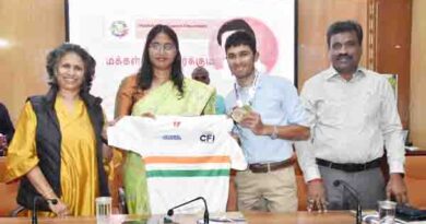 மக்கள் குறைதீர்க்கும் நாள்கூட்டத்தில் மாவட்டஆட்சியர்