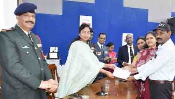 கொடிநாள்வசூல்ஆட்சியர் லட்சுமி பவ்யா துவக்கினார்