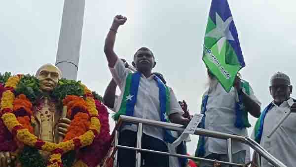 திராவிட சமத்துவ கட்சிஅம்பேத்கர்சிலைக்கு மரியாதை