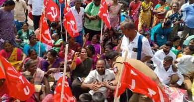 திருவள்ளூரில் தூய்மை பணியாளர்கள் சாலை மறியல்