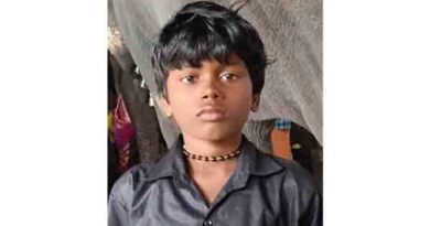 சுற்றுச்சுவர் இடிந்து விழுந்து 7-ம் வகுப்பு மாணவன் பலி