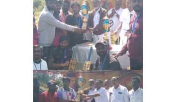 குன்னூர்திமுக சார்பில்10-ஓவர்களுக்கான கிரிக்கெட் போட்டி