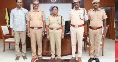 ரெட் டாக்ஸி கார்&உடமைகளை கொள்ளை 4பேர் கைது