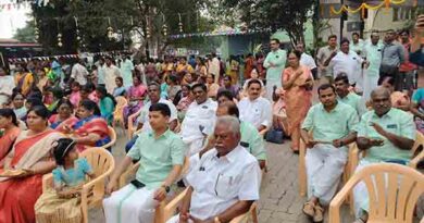 பணியாளர்களுடன் பொங்கல் அர்பித் ஜெயின் ஐஏஎஸ்