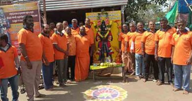 ஈரோடு நேதாஜி சந்தையில்1600 பேருக்கு அன்னதானம்