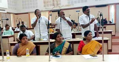 ஈரோடு மாநகராட்சிக் கூட்டத்தில் அ.தி.மு.க. பெரும் அமளி