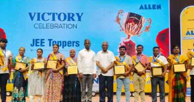 கோவை பள்ளி மாணவர்களுக்கு பாராட்டு விழா