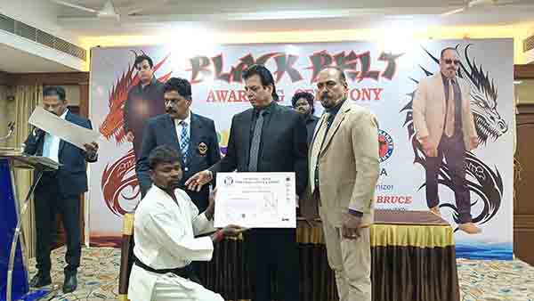 கோவை கராத்தே போட்டி சான்றிதழ் வழங்கும் விழா