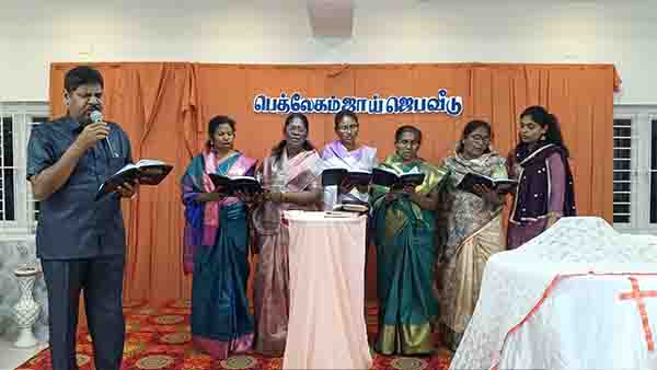 புத்தாண்டு சிறப்பு ஆராதனைபாடல்கள் பாடி ஆனந்தம்