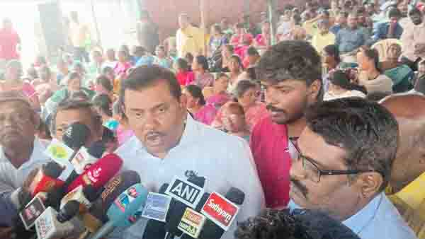 வருவாய்த்துறை சங்கங்களின் கூட்டமைப்புதர்ணா போராட்டம்