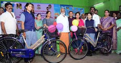 11ஆம் வகுப்பு பயிலும் 604 மாணவியருக்கு மிதிவண்டி