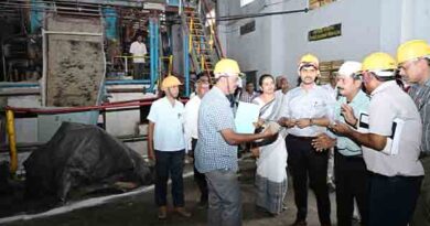 ஆலை பண்னையில் புதியரக கரும்பு பயிர்களை ஆய்வு