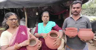 பொங்கல்தொகுப்பில் பானைஅடுப்பு வழங்கவேண்டும்