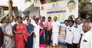 தச்சன் தோட்டம் பகுதியில் சாலை சீரமைக்கும் பணி தச்சன் தோட்டம் உள்ளிட்ட பகுதியில் சாலை சீரமைக்கும் பணி