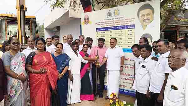 தச்சன் தோட்டம் பகுதியில் சாலை சீரமைக்கும் பணி
