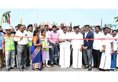 முதலமைச்சர்பல்வேறுதிட்டங்களை திறந்து வைத்தார் முதலமைச்சர்பல்வேறுதிட்டங்களை திறந்து வைத்தார்