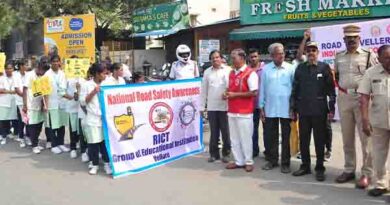 காட்பாடியில் சாலை பாதுகாப்பு விழிப்புணர்வு பேரணி